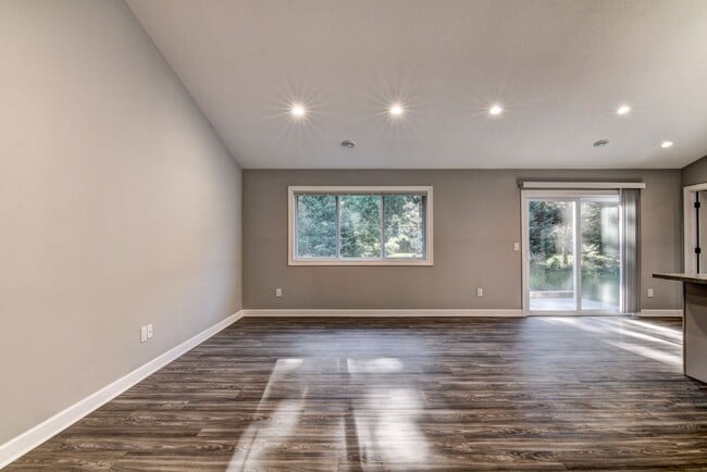 Photo - Like New 3 Bedroom Town Home