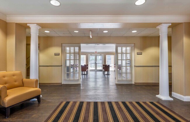 Photo - Furnished Studio-Chicago - O'Hare - South