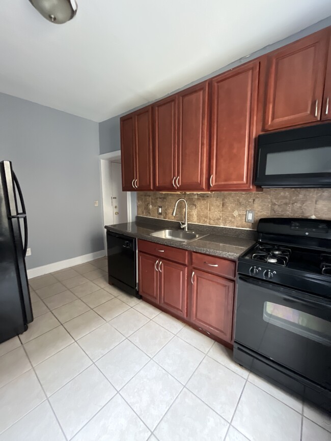 Photo - 1088 Kennedy Blvd Apartments Unit 8