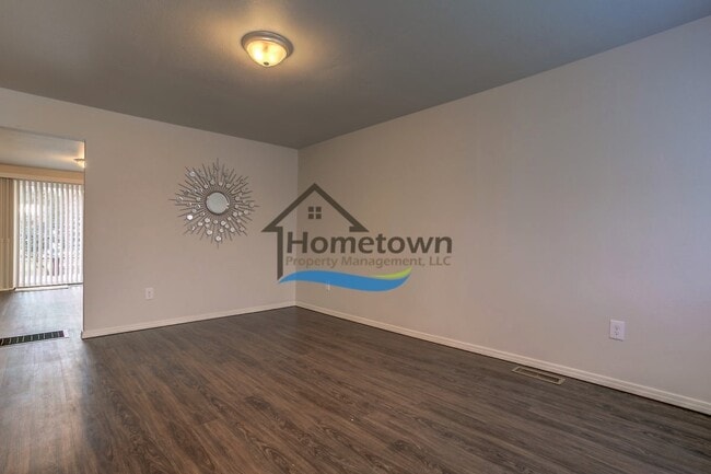 Photo - 3 Bed 1 Bath Coeur D'Alene Home with Single Car Garage!