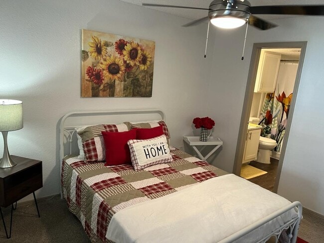 Quail Hollow Apartments