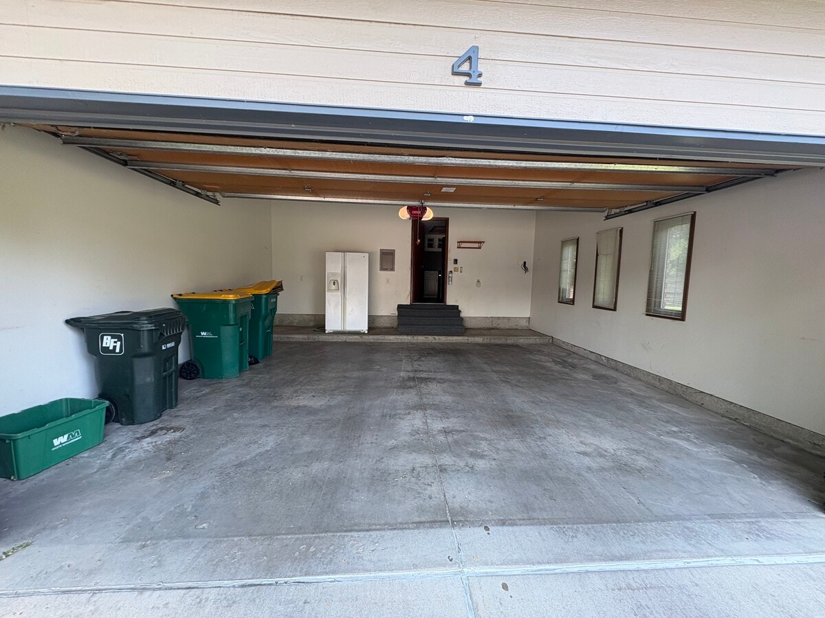 Photo - 2010 46th Ave