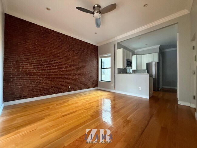 Building Photo - 319 Lincoln Pl Unit 4L Rental