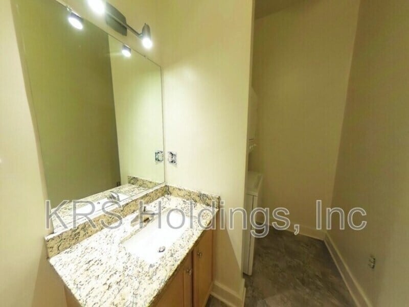 Photo - 301 Goshen St Unidad 104