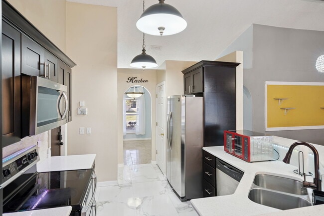 Photo - 907 Salerno Ct