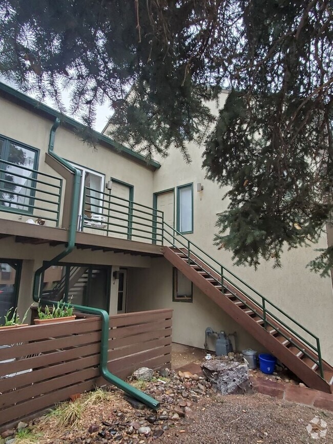 Building Photo - Cozy and Recently Updated 1BR with Firepla... Rental
