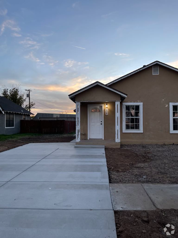 Building Photo - 406 S Abilene Ave Rental