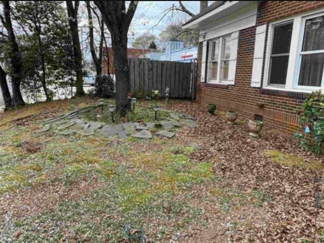 Photo - 3 bedroom 2 bath beautiful home with tons ...