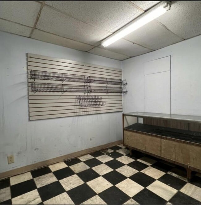 Photo - 212 E 2nd St