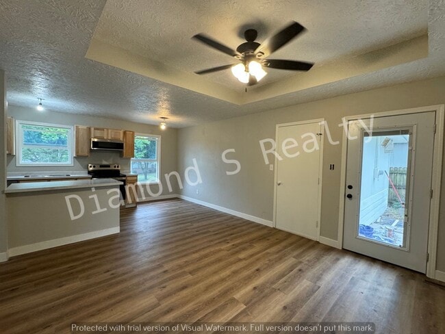 Photo - Charming 3 Bedroom Home - Wanda Gray/Cherokee/Kickapoo Schools!