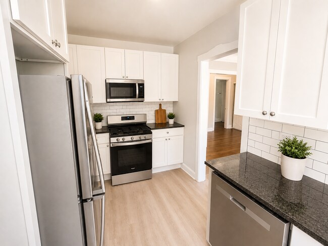 Photo - 739 Hinman Ave Unit 1W