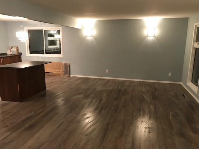 Photo - 515 Lake Crescent