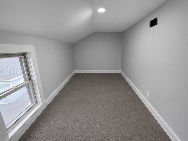 Photo - 2204 St Clair St Unidad 2204 St. Clair St. Upper