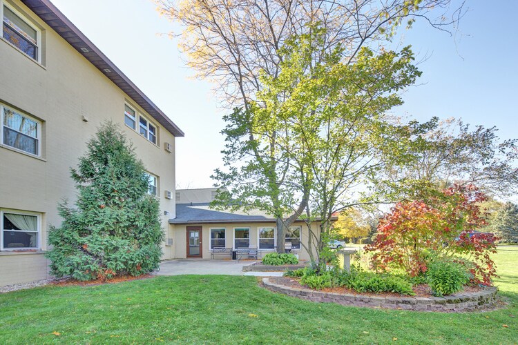 Edgewater Apartments - Edgewater Apartments