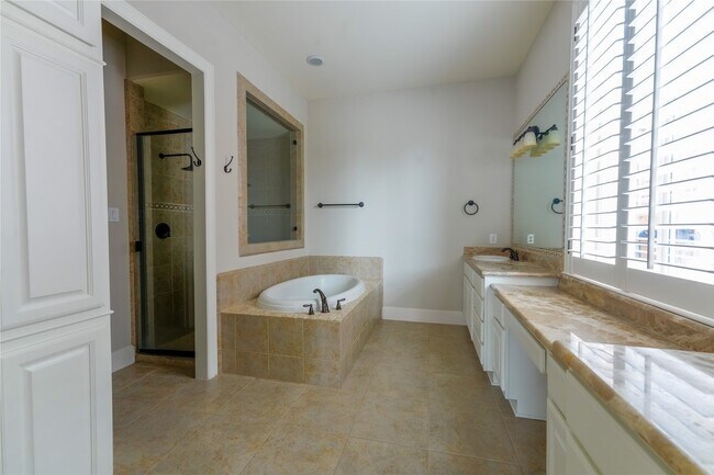 Photo - 25411 Springwood Lake Dr