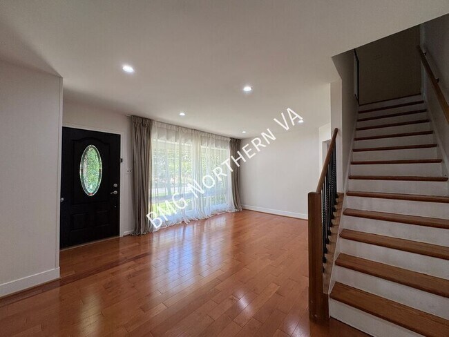 Photo - 1909 Rollins Dr