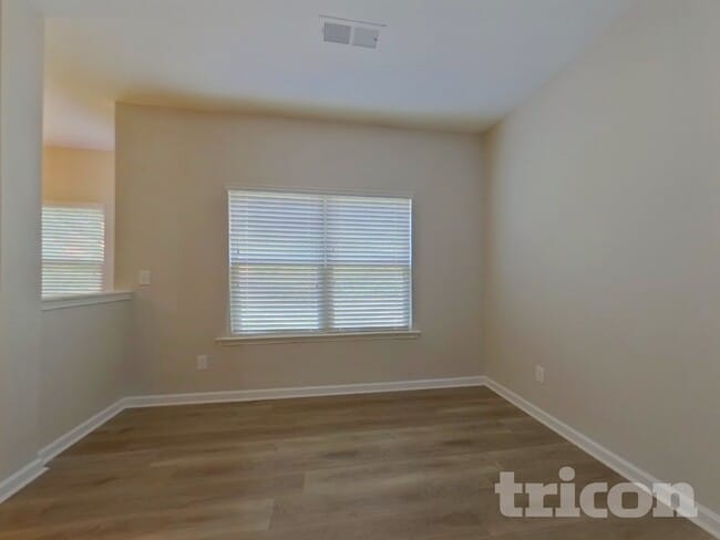 Photo - 3333 Lowland Dr