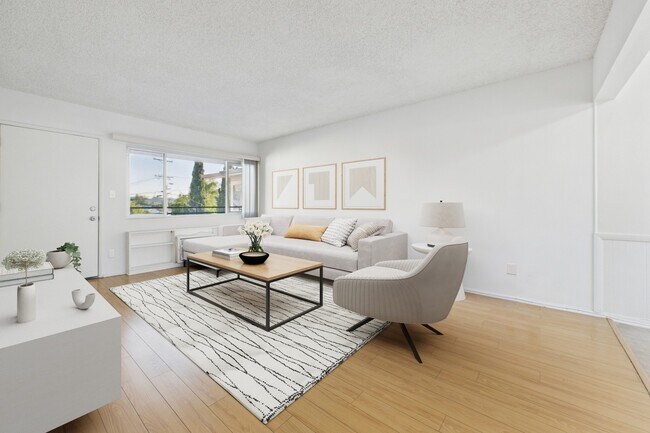 Photo - 6743 Whitsett Avenue