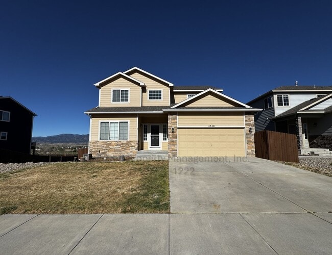 Building Photo - Gorgeous 5 Bedroom House in Security-Widefield