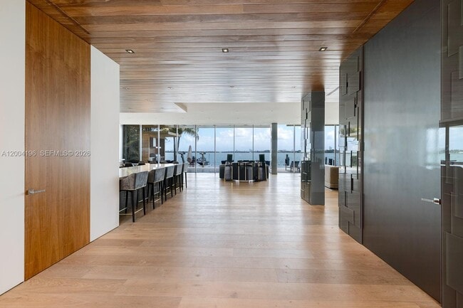 Photo - 825 E Dilido Dr