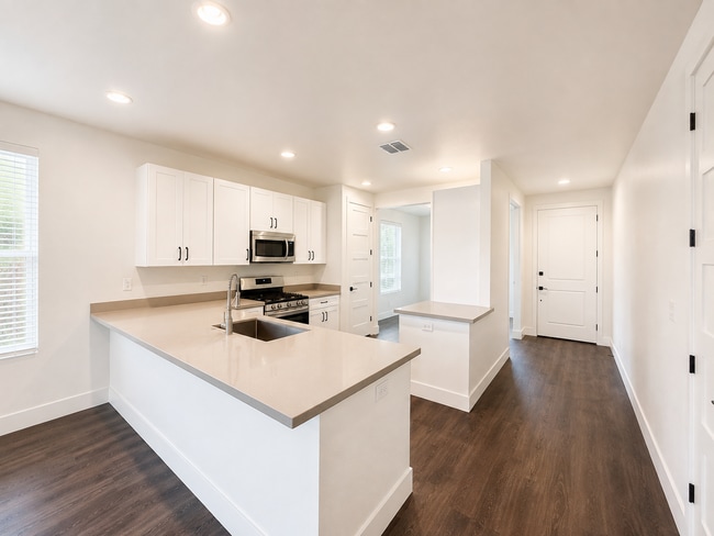 Photo - 1744 Allerton Way