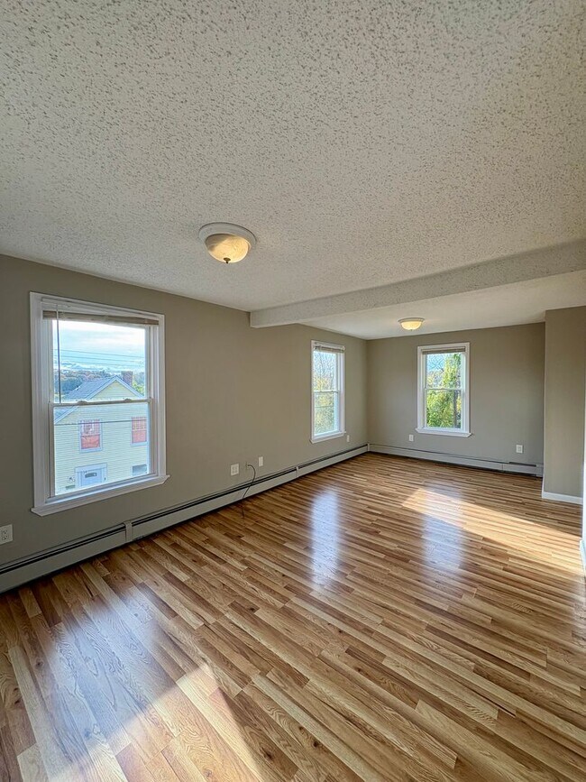 Photo - 62 School St Unit B