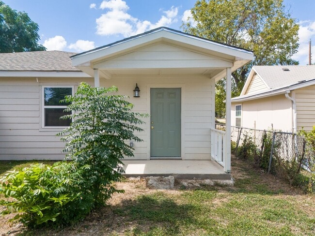 Photo - 706 N 16th St Unidad B