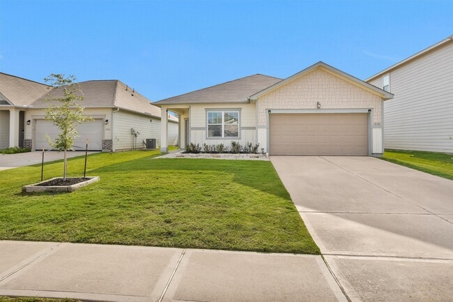 Photo - 1028 White Birch Ln