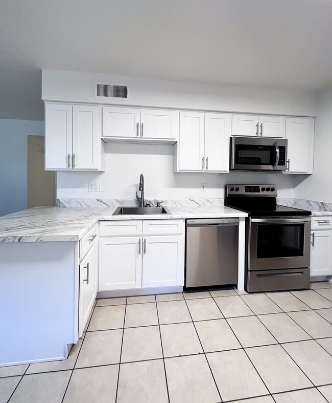 Building Photo - Enchanted Village Rental