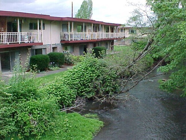 Photo - Quality Waterfront Living