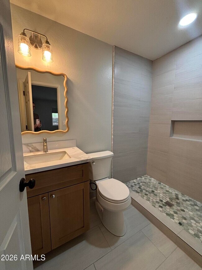 Photo - 524 W 18th St