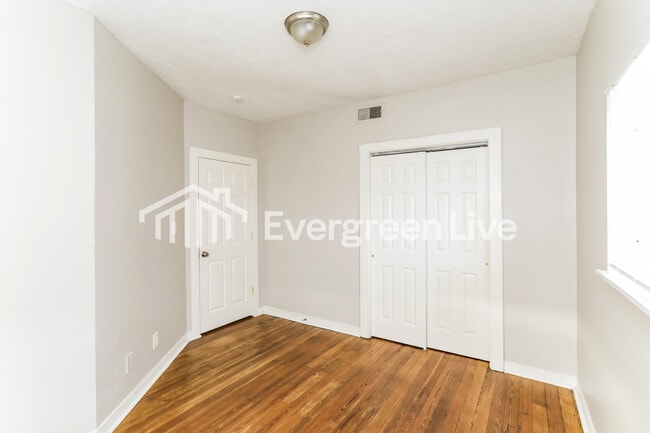 Photo - 1800 Bising Ave