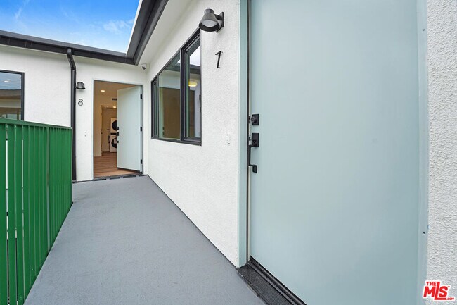 16185 Sunset Blvd Unit 7