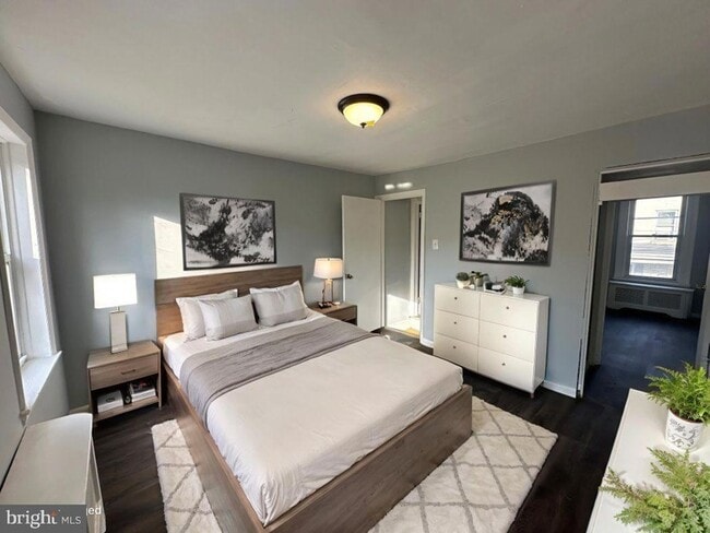 Photo - 2028 Haworth St