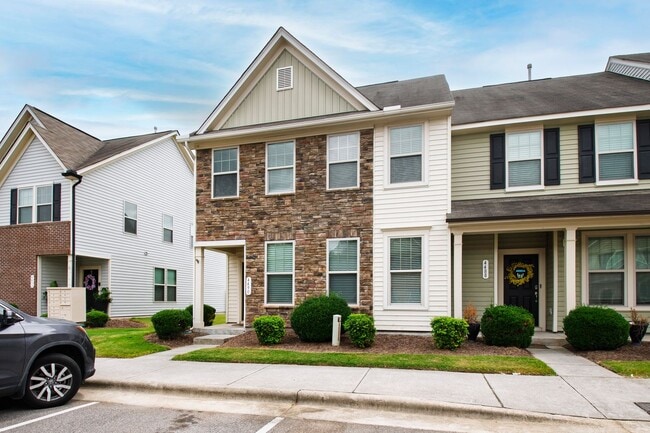 Building Photo - 4490 Middletown Dr