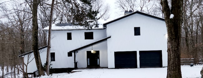 Photo - 41 Breeds Hill Pl