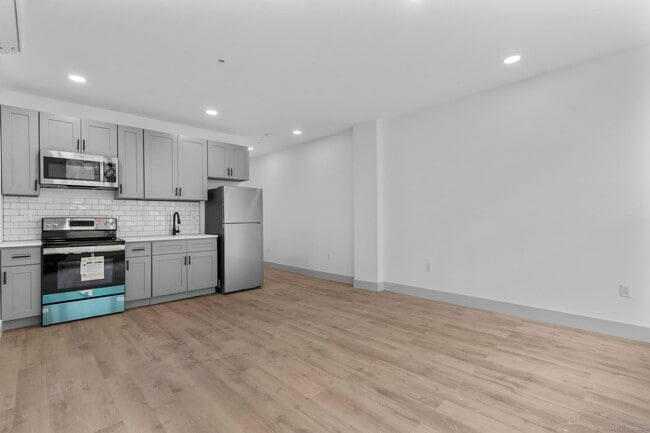 Photo - 111 Bank St Unit 2B