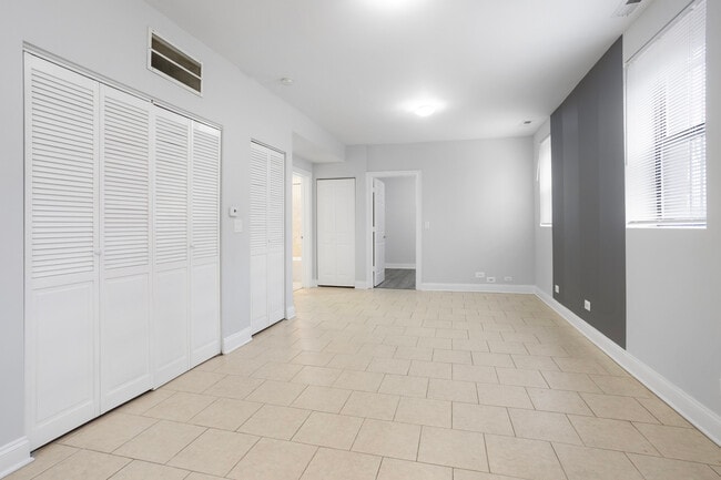 Photo - 7530 N Seeley Ave