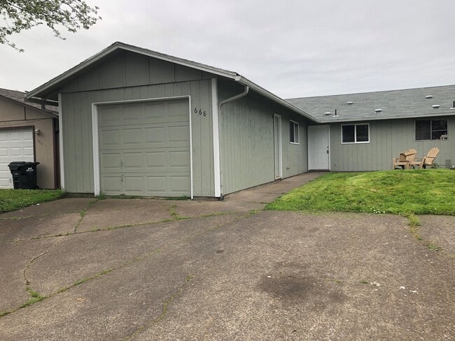 Photo - Updated 3 bedroom 1.5 bath duplex!