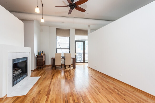 Photo - 910 S Michigan Ave Unidad 618