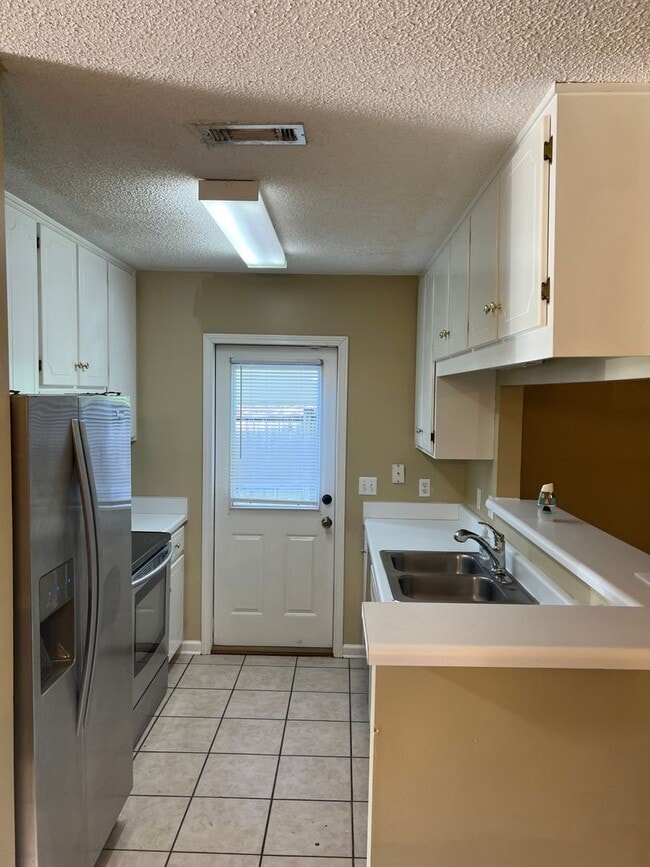 Photo - 172 Commons Dr