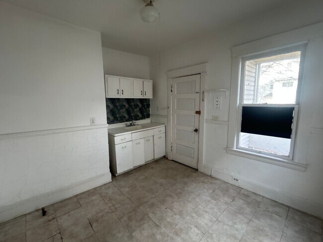 Photo - 759 E 91st St Unidad DN