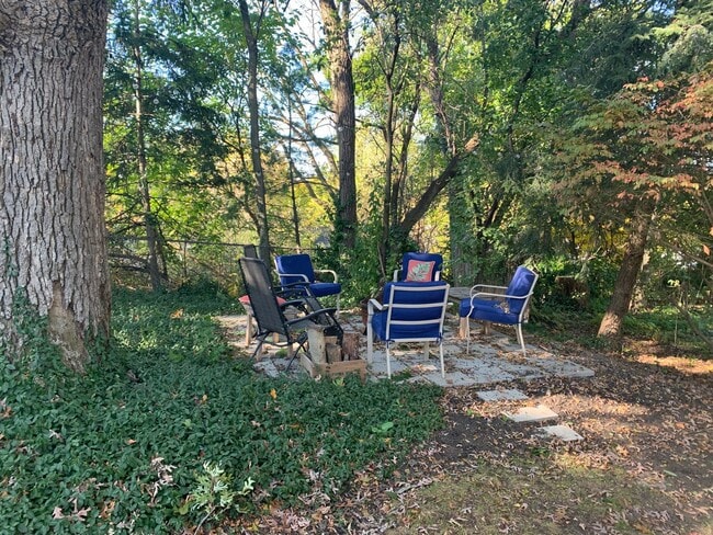 Photo - 1543 Gladstone Dr SE