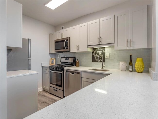 Photo - Potomac Towers