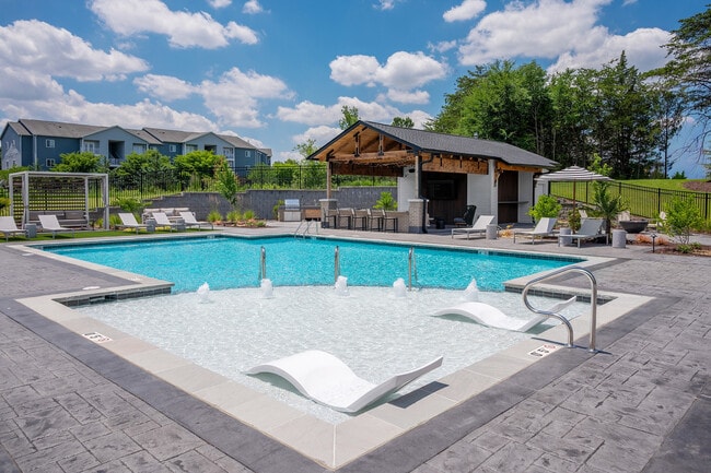 Echelon at Charlotte Resort-Style Pool