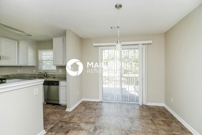 Photo - 3 Bedroom Pet-Friendly Home in Union City,...