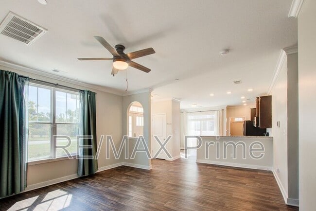 609 Fishers Ct