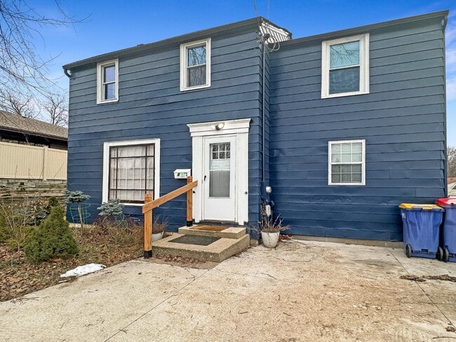 Building Photo - 1712 Michigan St NE Rental
