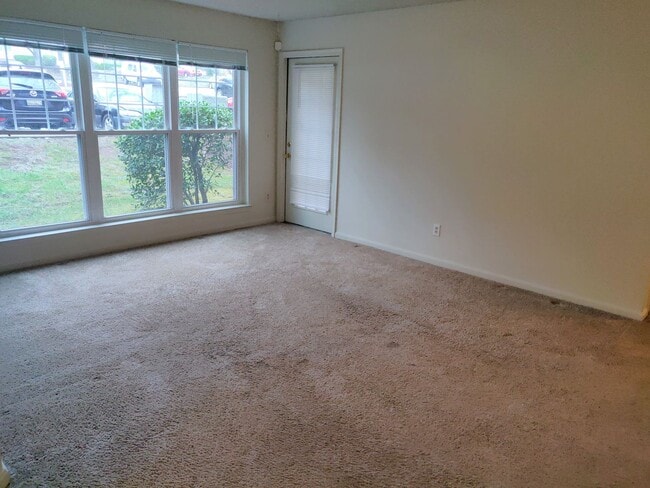 Photo - Charming 2 Bedroom/ 1 Bathroom Condo in Parkville, MD!