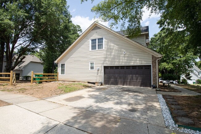 Photo - Don’t miss this beautiful home in South Ch...